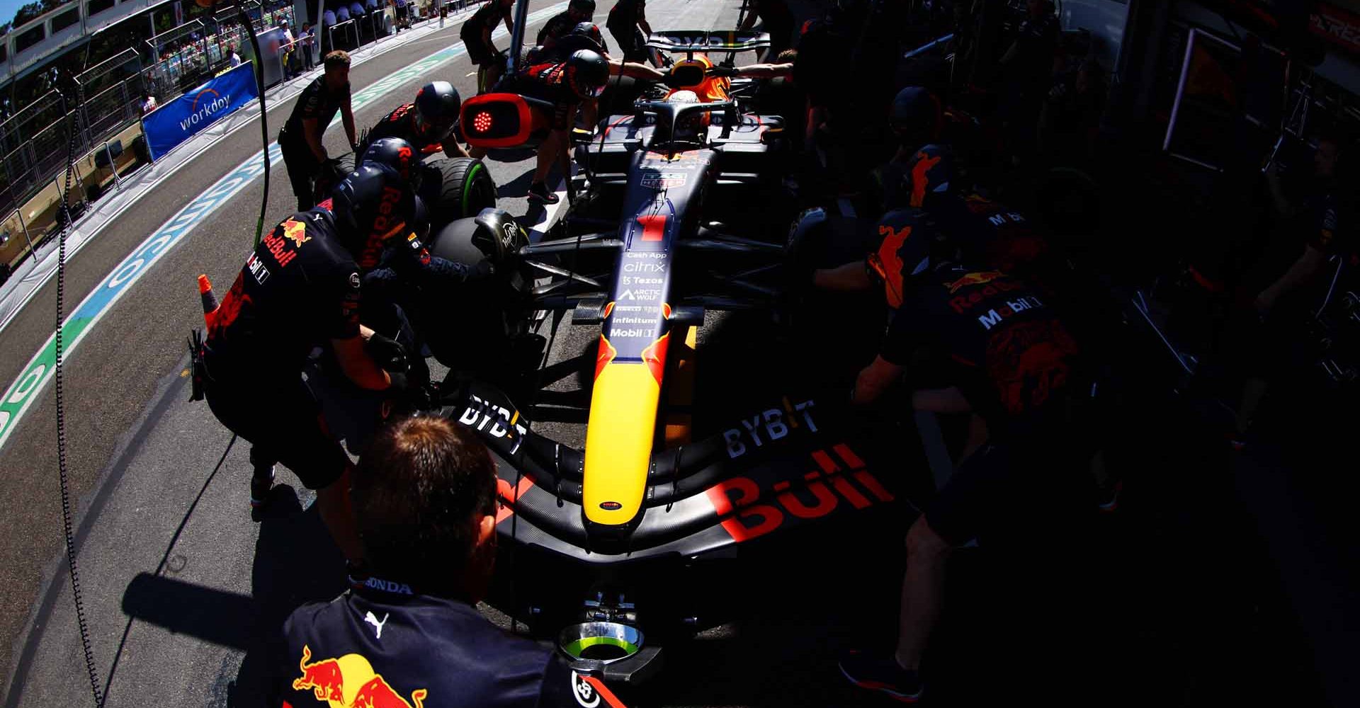 BAKU, AZERBAIJAN - JUNE 10: Max Verstappen of the Netherlands driving the (1) Oracle Red Bull Racing RB18 stops in the Pitlane during practice ahead of the F1 Grand Prix of Azerbaijan at Baku City Circuit on June 10, 2022 in Baku, Azerbaijan. (Photo by Mark Thompson/Getty Images)