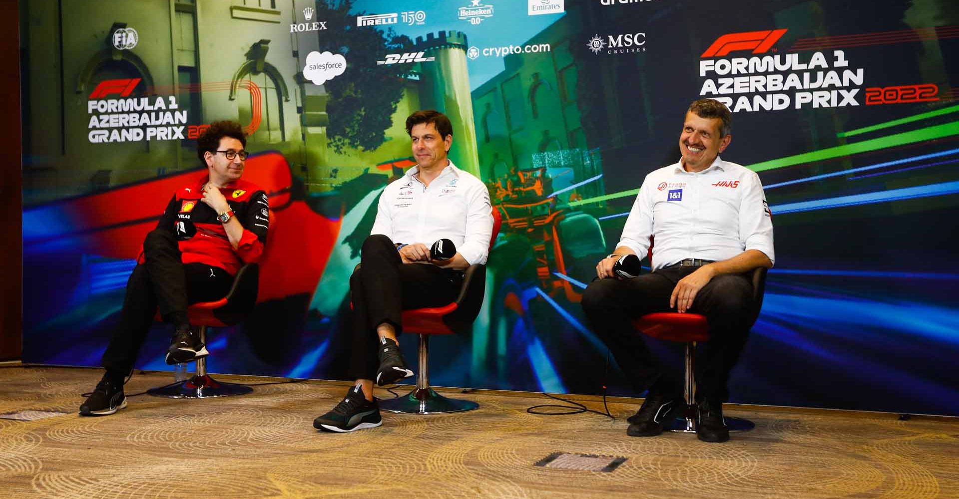 2022 Azerbaijan Grand Prix 2022, Saturday - LAT Images Mattia Binotto, Toto Wolff, Günther Steiner