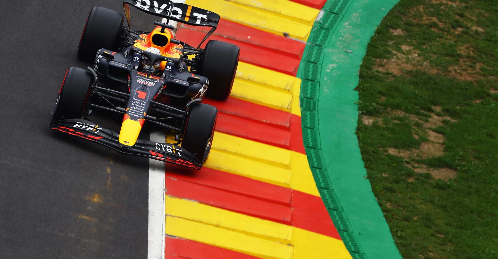 SPA, BELGIUM - AUGUST 27: Max Verstappen of the Netherlands driving the (1) Oracle Red Bull Racing RB18 on track during final practice ahead of the F1 Grand Prix of Belgium at Circuit de Spa-Francorchamps on August 27, 2022 in Spa, Belgium. (Photo by Mark Thompson/Getty Images)