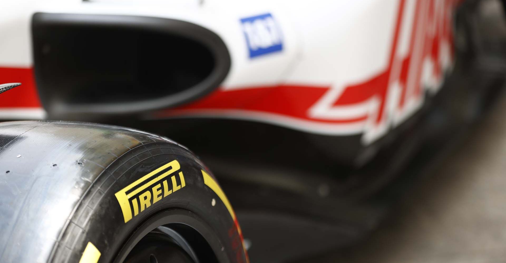 Pirelli, Haas, medium tyre, Pirelli logo