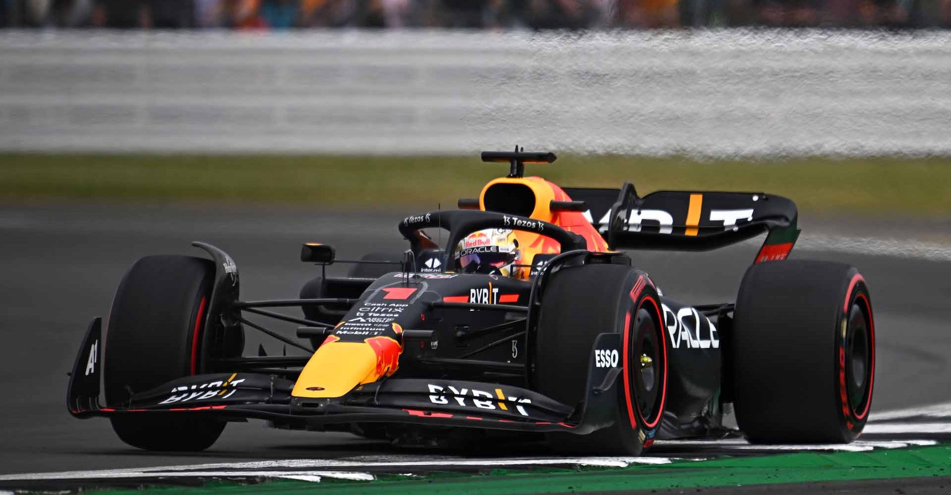 NORTHAMPTON, ENGLAND - JULY 01: Max Verstappen of the Netherlands driving the (1) Oracle Red Bull Racing RB18 on track during practice ahead of the F1 Grand Prix of Great Britain at Silverstone on July 01, 2022 in Northampton, England. (Photo by Clive Mason/Getty Images)