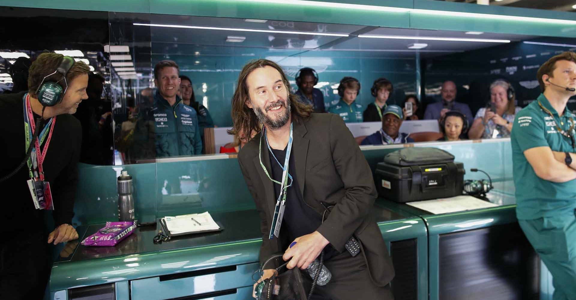 Portrait, VIPs, Silverstone Circuit, GP2210a, F1, GP, Great Britain
Actor Keanu Reeves in the Aston Martin garage