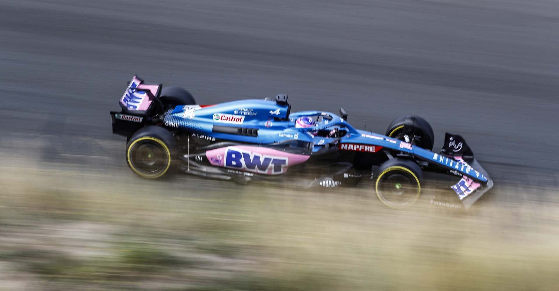 CIRCUIT ZANDVOORT, NETHERLANDS - SEPTEMBER 02: Fernando Alonso, Alpine A522 during the Dutch GP at Circuit Zandvoort on Friday September 02, 2022 in North Holland, Netherlands. (Photo by Alastair Staley / LAT Images)