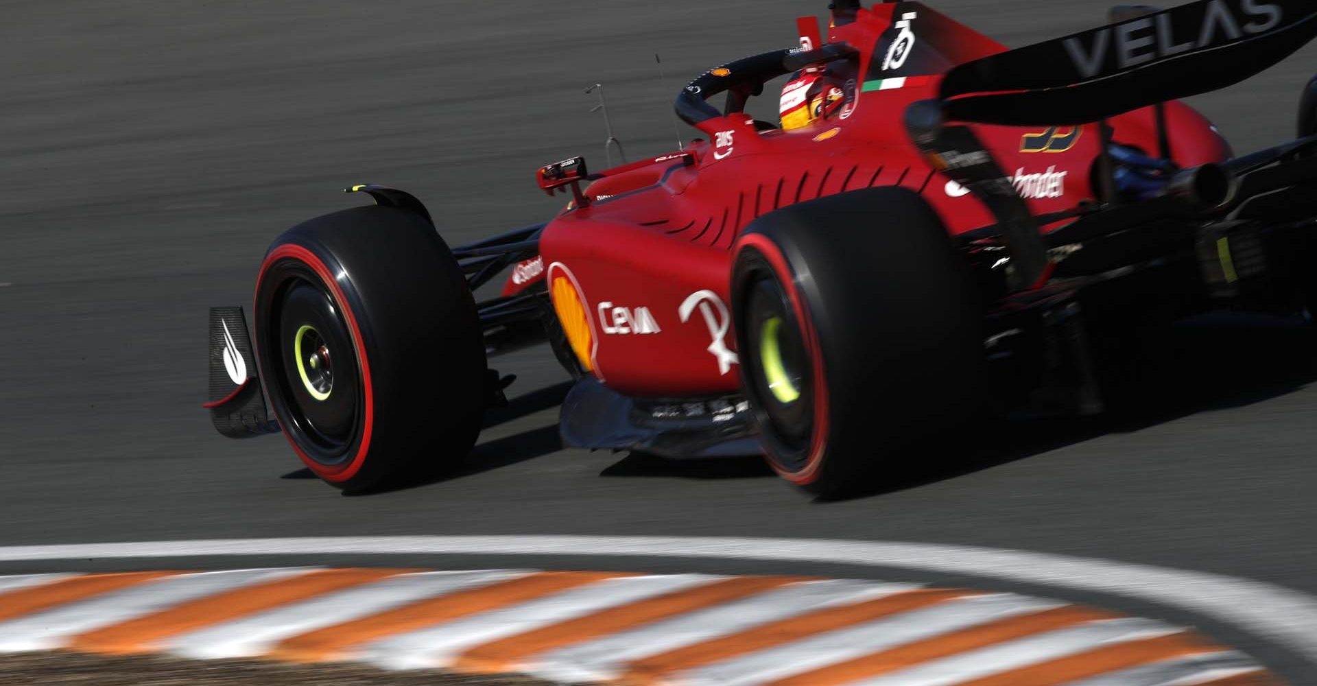 CIRCUIT ZANDVOORT, NETHERLANDS - SEPTEMBER 03: Carlos Sainz, Ferrari F1-75 during the Dutch GP at Circuit Zandvoort on Saturday September 03, 2022 in North Holland, Netherlands. (Photo by Zak Mauger / LAT Images)