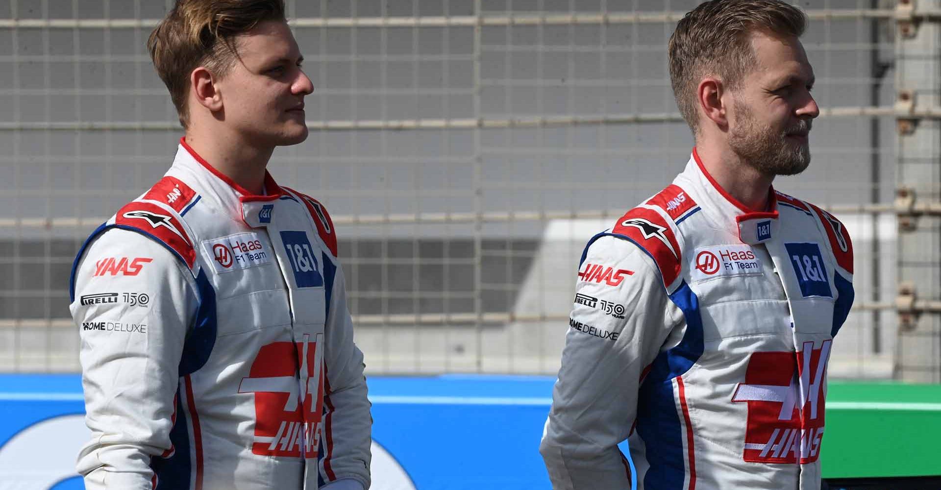 BAHRAIN INTERNATIONAL CIRCUIT, BAHRAIN - MARCH 10: Mick Schumacher, Haas F1 Team Kevin Magnussen, Haas F1 Team during the Bahrain March testing at Bahrain International Circuit on Thursday March 10, 2022 in Sakhir, Bahrain. (Photo by Mark Sutton / LAT Images)