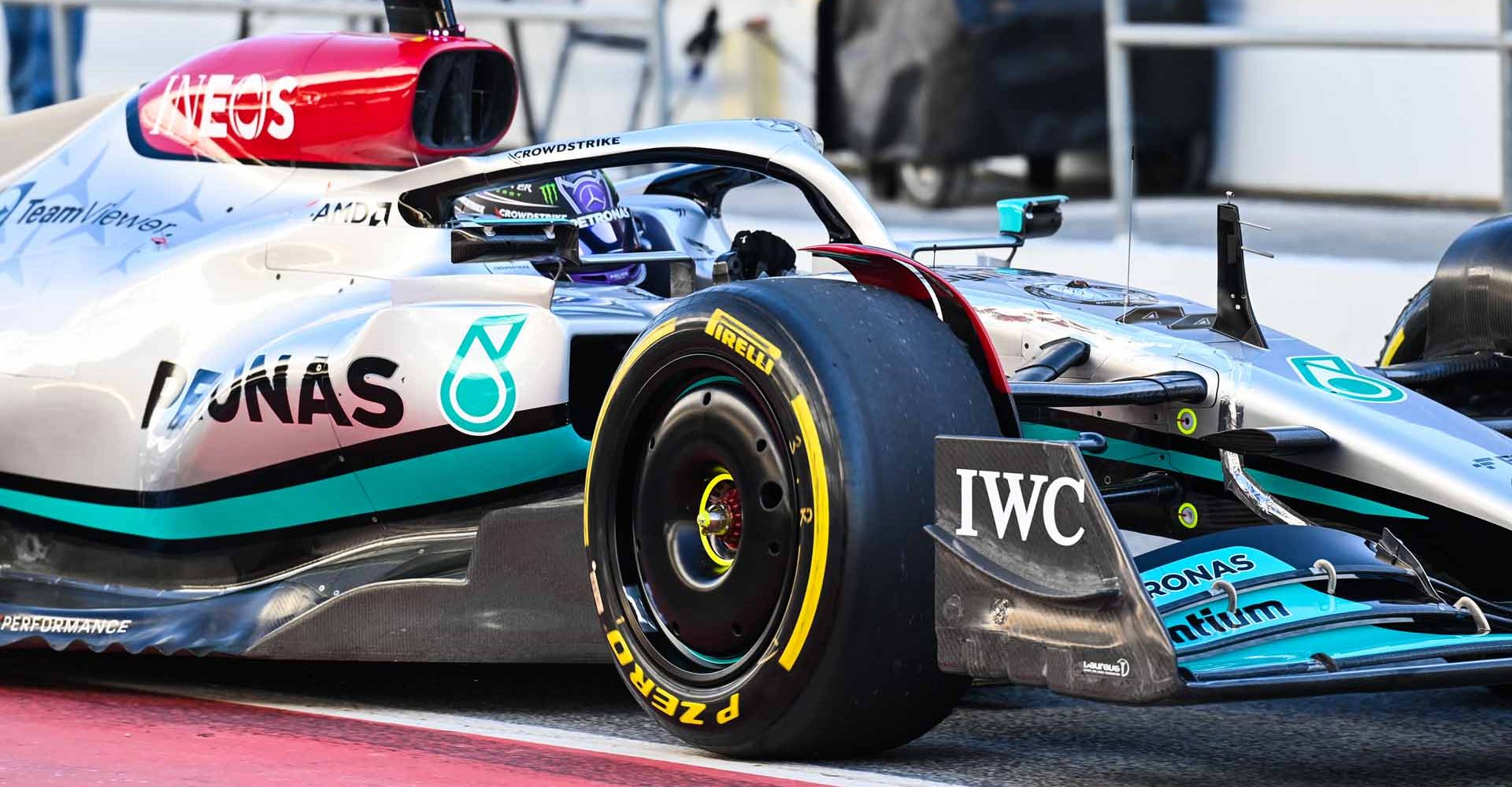 CIRCUIT DE BARCELONA-CATALUNYA, SPAIN - FEBRUARY 24: Sir Lewis Hamilton, Mercedes W13, leaves the garage during the Barcelona February testing at Circuit de Barcelona-Catalunya on Thursday February 24, 2022 in Barcelona, Spain. (Photo by Mark Sutton / LAT Images)