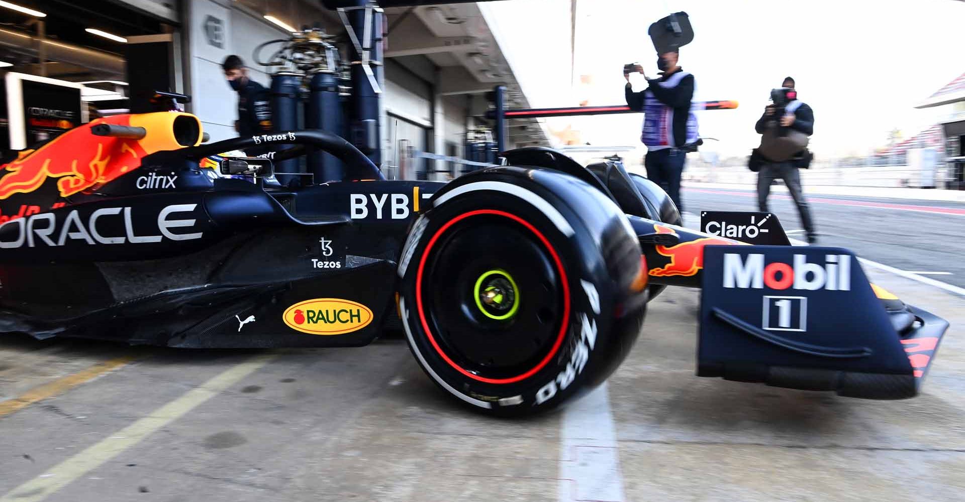 CIRCUIT DE BARCELONA-CATALUNYA, SPAIN - FEBRUARY 24: Sergio Perez, Red Bull Racing RB18, leaves the garage during the Barcelona February testing at Circuit de Barcelona-Catalunya on Thursday February 24, 2022 in Barcelona, Spain. (Photo by Mark Sutton / LAT Images)