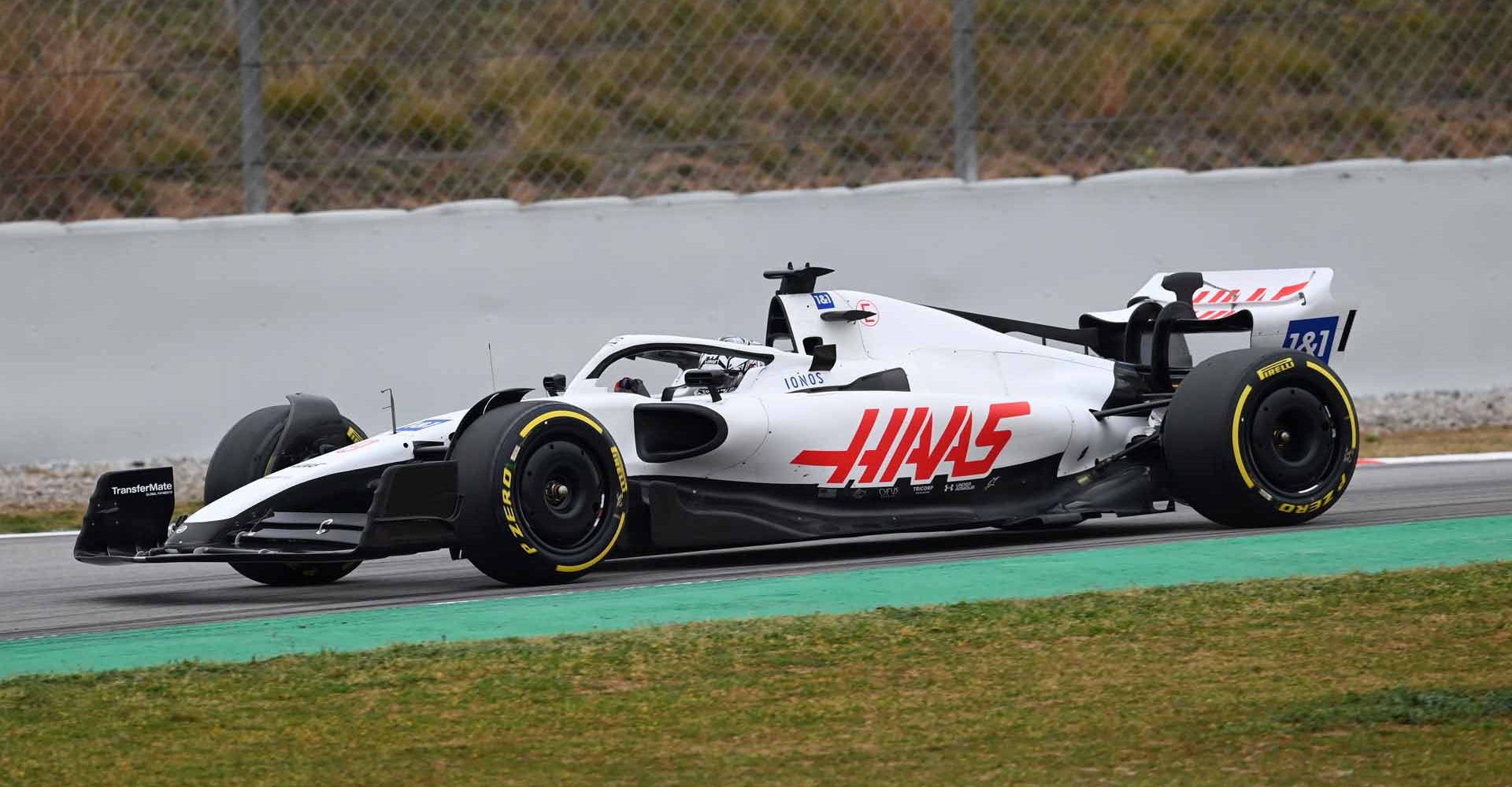 CIRCUIT DE BARCELONA-CATALUNYA, SPAIN - FEBRUARY 25: Nikita Mazepin, Haas VF-22 during the Barcelona February testing at Circuit de Barcelona-Catalunya on Friday February 25, 2022 in Barcelona, Spain. (Photo by Mark Sutton / LAT Images)