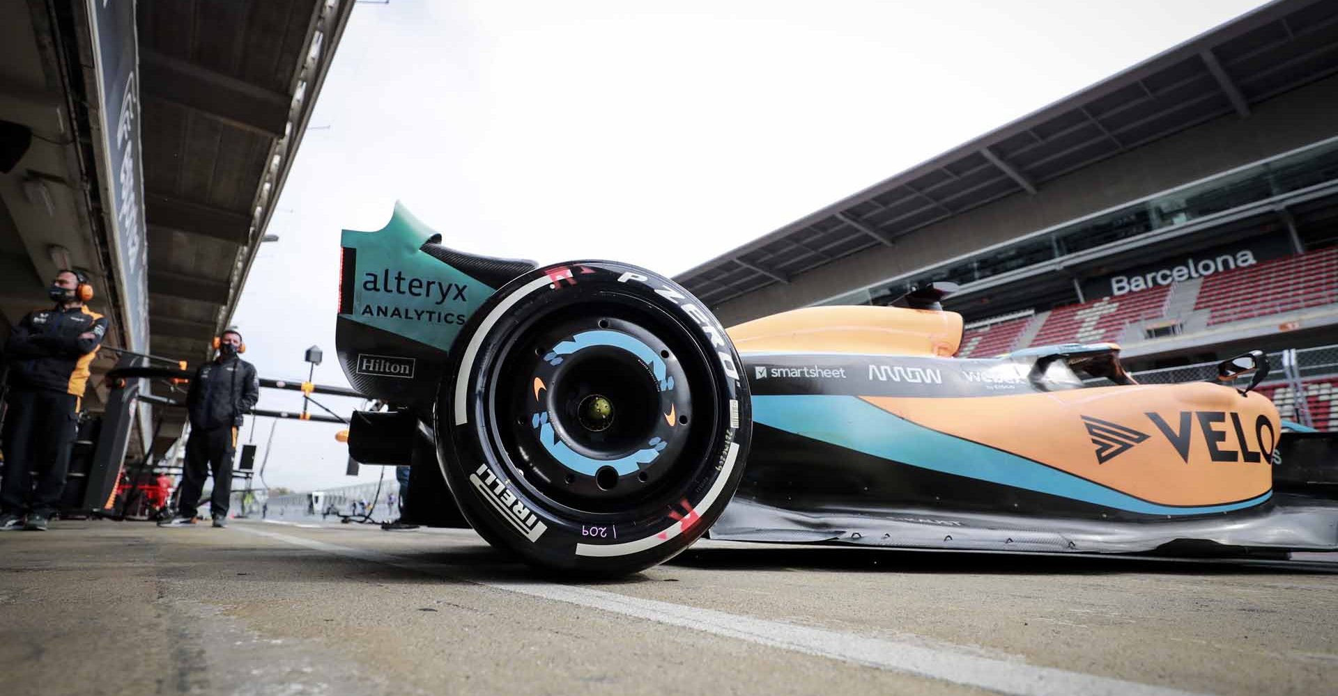 CIRCUIT DE BARCELONA-CATALUNYA, SPAIN - FEBRUARY 25: Lando Norris, McLaren MCL36, leaves the garage during the Barcelona February testing at Circuit de Barcelona-Catalunya on Friday February 25, 2022 in Barcelona, Spain. (Photo by Steven Tee / LAT Images)