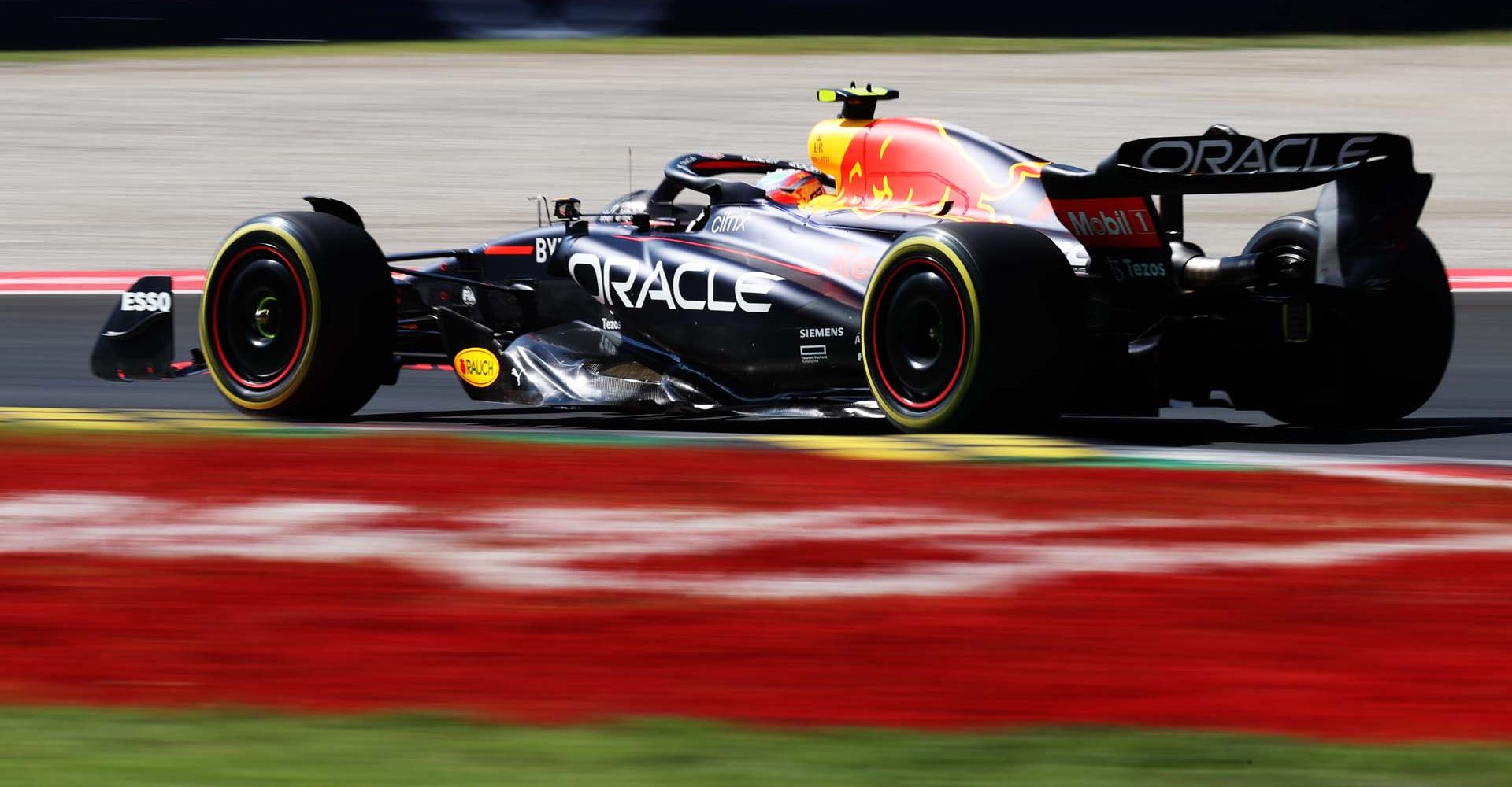 MONZA, ITALY - SEPTEMBER 10: Sergio Perez of Mexico driving the (11) Oracle Red Bull Racing RB18 on track during final practice ahead of the F1 Grand Prix of Italy at Autodromo Nazionale Monza on September 10, 2022 in Monza, Italy. (Photo by Peter Fox/Getty Images)