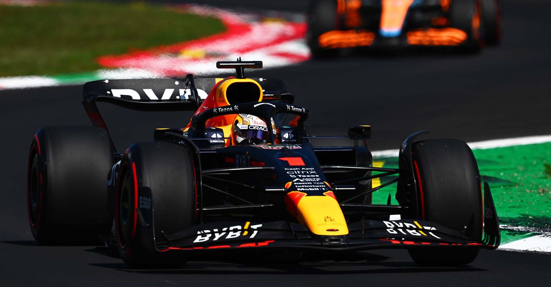 MONZA, ITALY - SEPTEMBER 10: Max Verstappen of the Netherlands driving the (1) Oracle Red Bull Racing RB18 on track during final practice ahead of the F1 Grand Prix of Italy at Autodromo Nazionale Monza on September 10, 2022 in Monza, Italy. (Photo by Clive Mason/Getty Images)