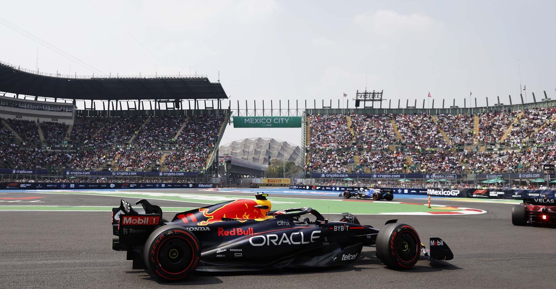 AUTODROMO HERMANOS RODRIGUEZ, MEXICO - OCTOBER 28: Sergio Perez, Red Bull Racing RB18 during the Mexico City GP at Autodromo Hermanos Rodriguez on Friday October 28, 2022 in Mexico City, Mexico. (Photo by Steven Tee / LAT Images)