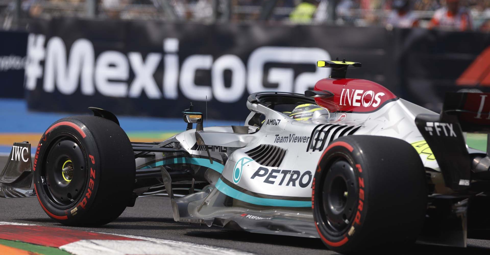 AUTODROMO HERMANOS RODRIGUEZ, MEXICO - OCTOBER 28: Sir Lewis Hamilton, Mercedes W13 during the Mexico City GP at Autodromo Hermanos Rodriguez on Friday October 28, 2022 in Mexico City, Mexico. (Photo by Steven Tee / LAT Images)