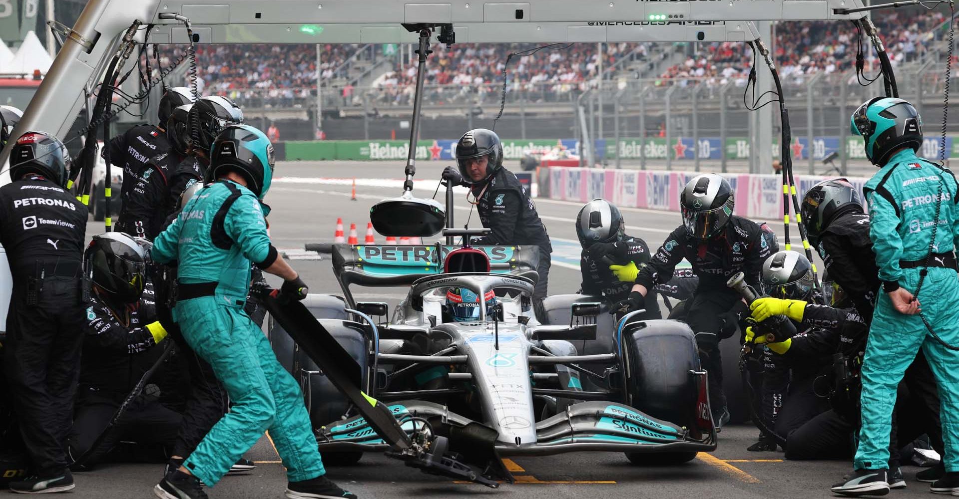 2022 Mexico City Grand Prix, Sunday - Steve Etherington George Russell pitstop