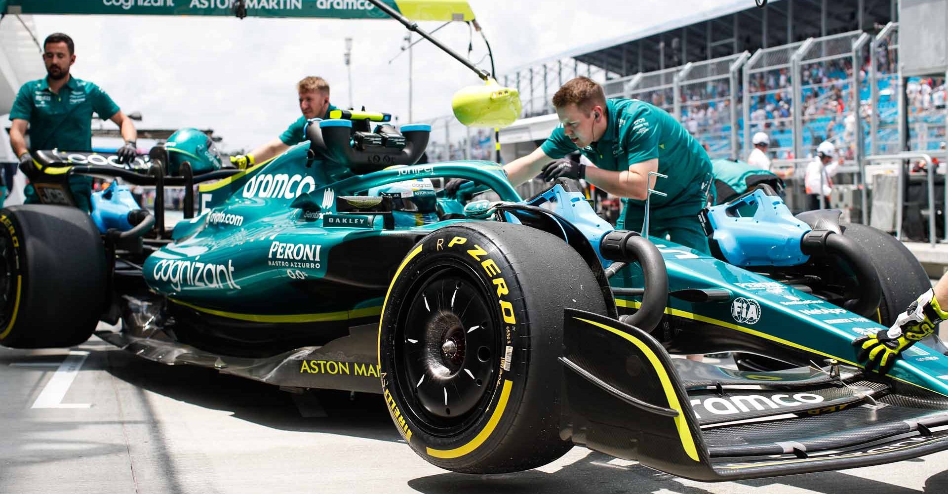 Technical, portrait, Miami International Autodrome, GP2205a, F1, GP, USA
Sebastian Vettel, Aston Martin AMR22, is returned to the garage