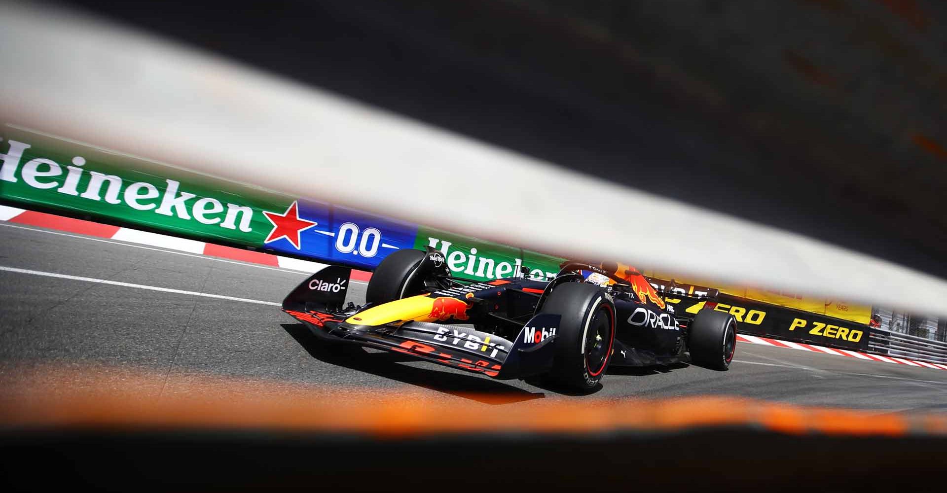 MONTE-CARLO, MONACO - MAY 27: Max Verstappen of the Netherlands driving the (1) Oracle Red Bull Racing RB18 on track during practice ahead of the F1 Grand Prix of Monaco at Circuit de Monaco on May 27, 2022 in Monte-Carlo, Monaco. (Photo by Eric Alonso/Getty Images)