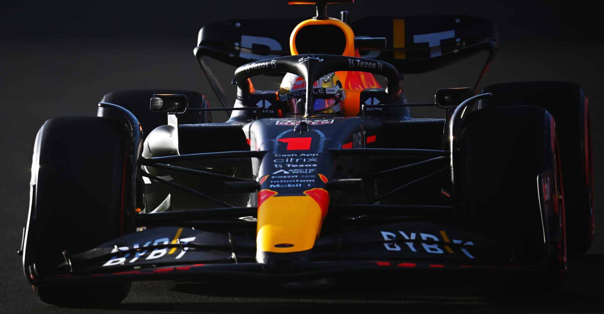 JEDDAH, SAUDI ARABIA - MARCH 25: Max Verstappen of the Netherlands driving the (1) Oracle Red Bull Racing RB18 on track during practice ahead of the F1 Grand Prix of Saudi Arabia at the Jeddah Corniche Circuit on March 25, 2022 in Jeddah, Saudi Arabia. (Photo by Clive Mason/Getty Images)