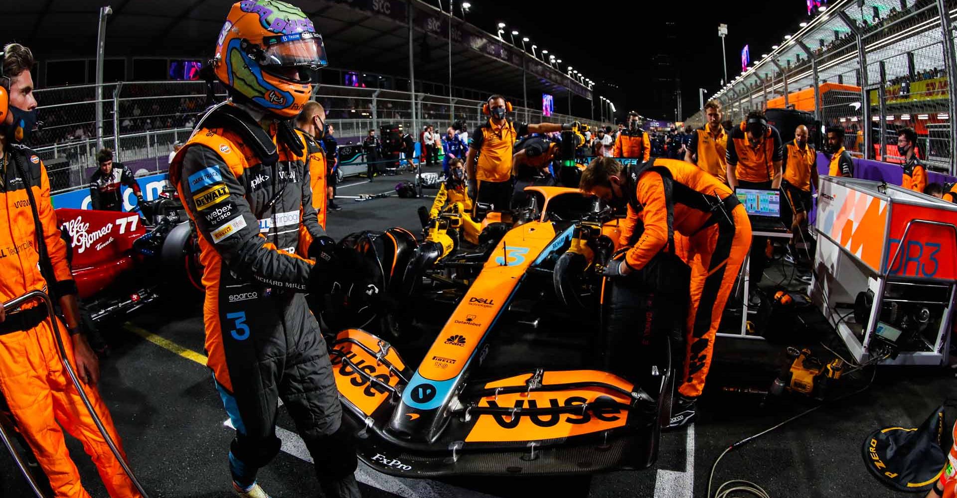 Daniel Ricciardo, McLaren MCL36, on the grid