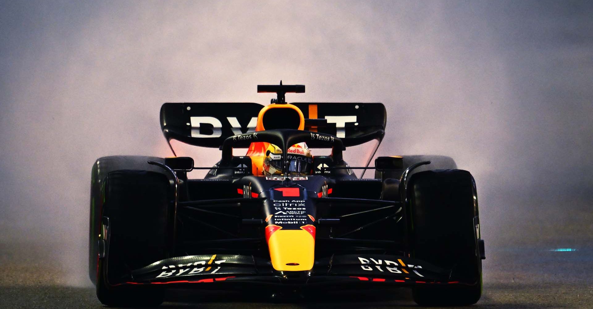 SINGAPORE, SINGAPORE - OCTOBER 01: Max Verstappen of the Netherlands driving the (1) Oracle Red Bull Racing RB18 on track during final practice ahead of the F1 Grand Prix of Singapore at Marina Bay Street Circuit on October 01, 2022 in Singapore, Singapore. (Photo by Clive Mason/Getty Images)