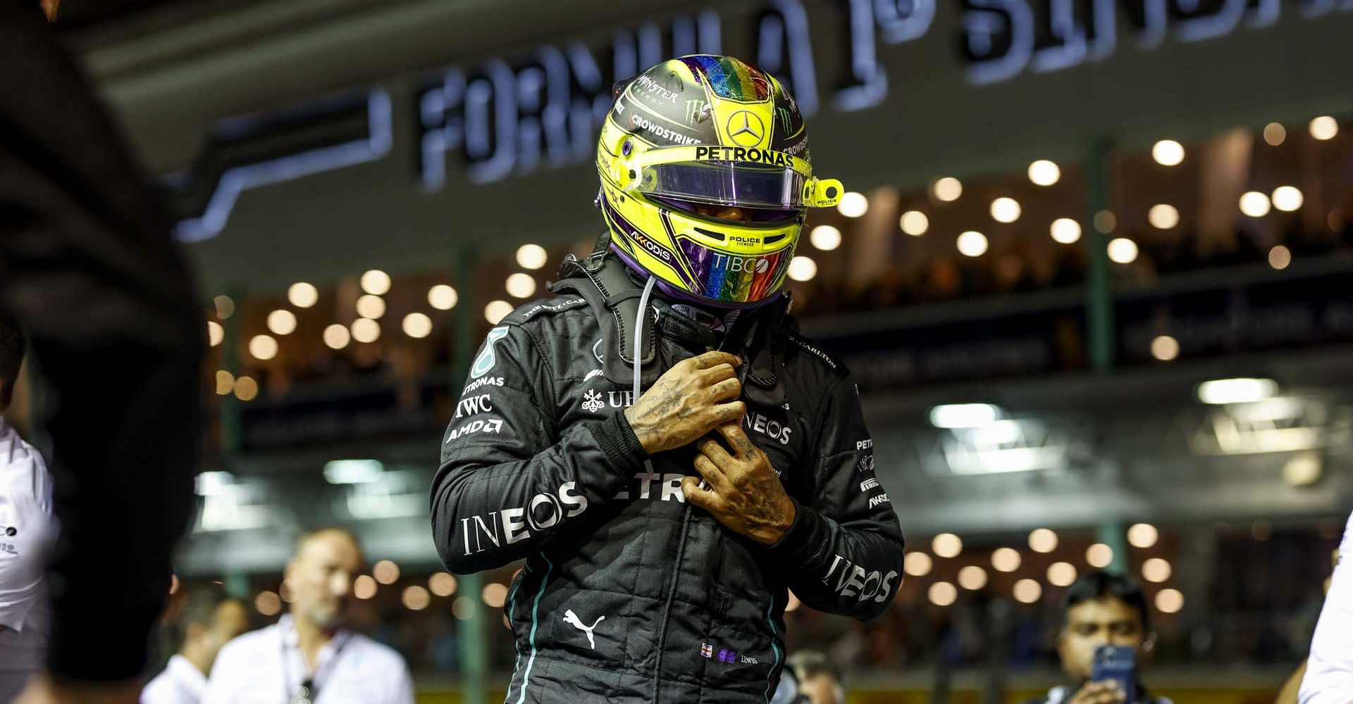 2022 Singapore Grand Prix, Sunday - Jiri Krenek Lewis Hamilton