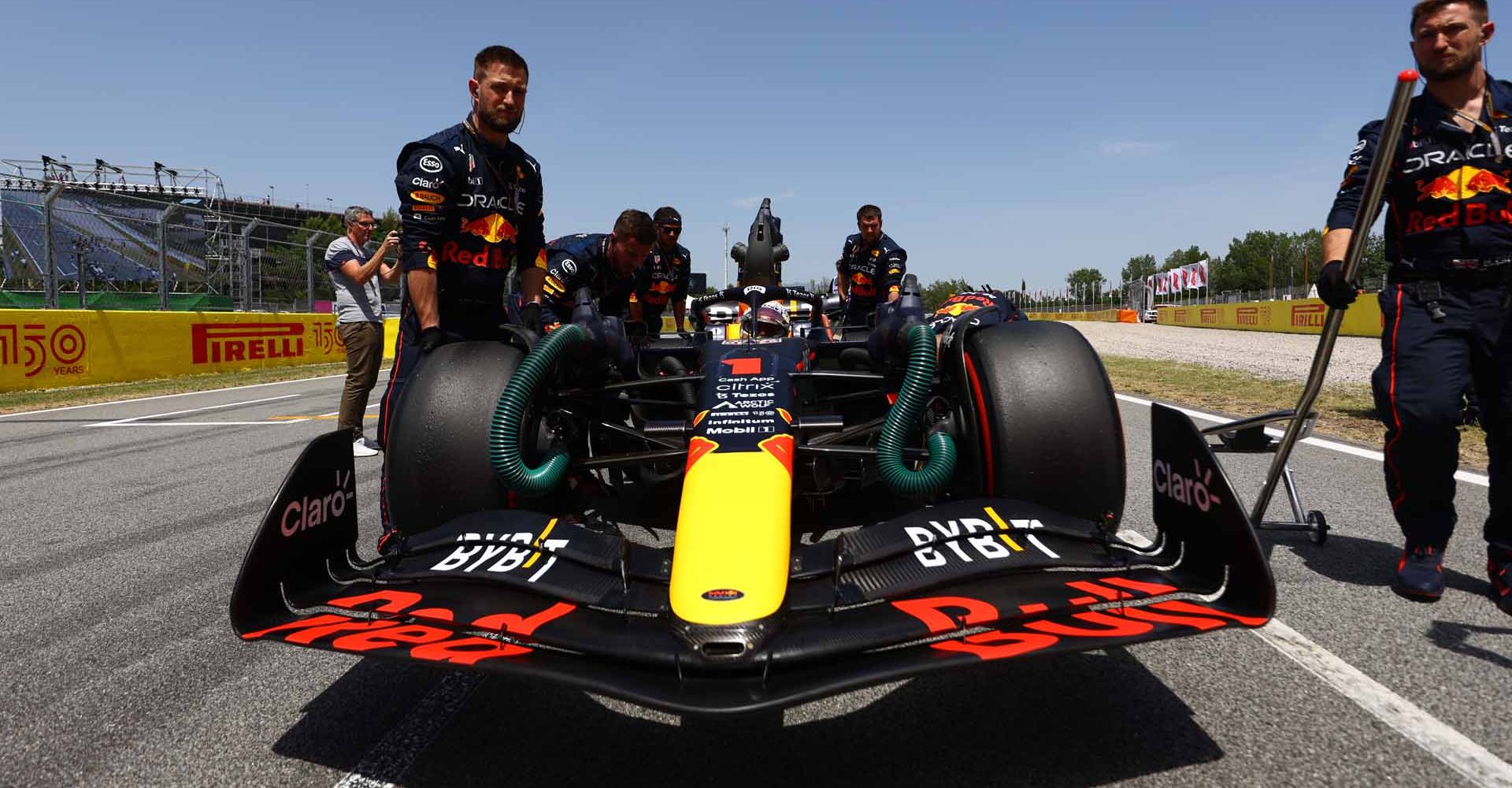 BARCELONA, SPAIN - MAY 22: Max Verstappen of the Netherlands and Oracle Red Bull Racing prepares to drive on the grid during the F1 Grand Prix of Spain at Circuit de Barcelona-Catalunya on May 22, 2022 in Barcelona, Spain. (Photo by Mark Thompson/Getty Images)