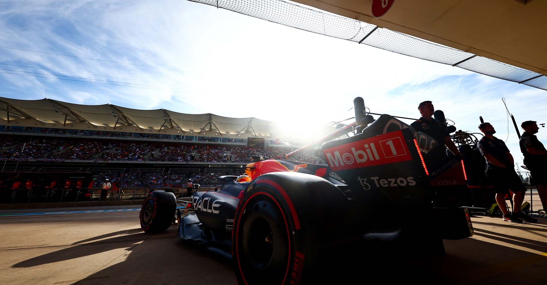 AUSTIN, TEXAS - OCTOBER 22: Max Verstappen of the Netherlands driving the (1) Oracle Red Bull Racing RB18 leaves the garage during qualifying ahead of the F1 Grand Prix of USA at Circuit of The Americas on October 22, 2022 in Austin, Texas. (Photo by Mark Thompson/Getty Images )