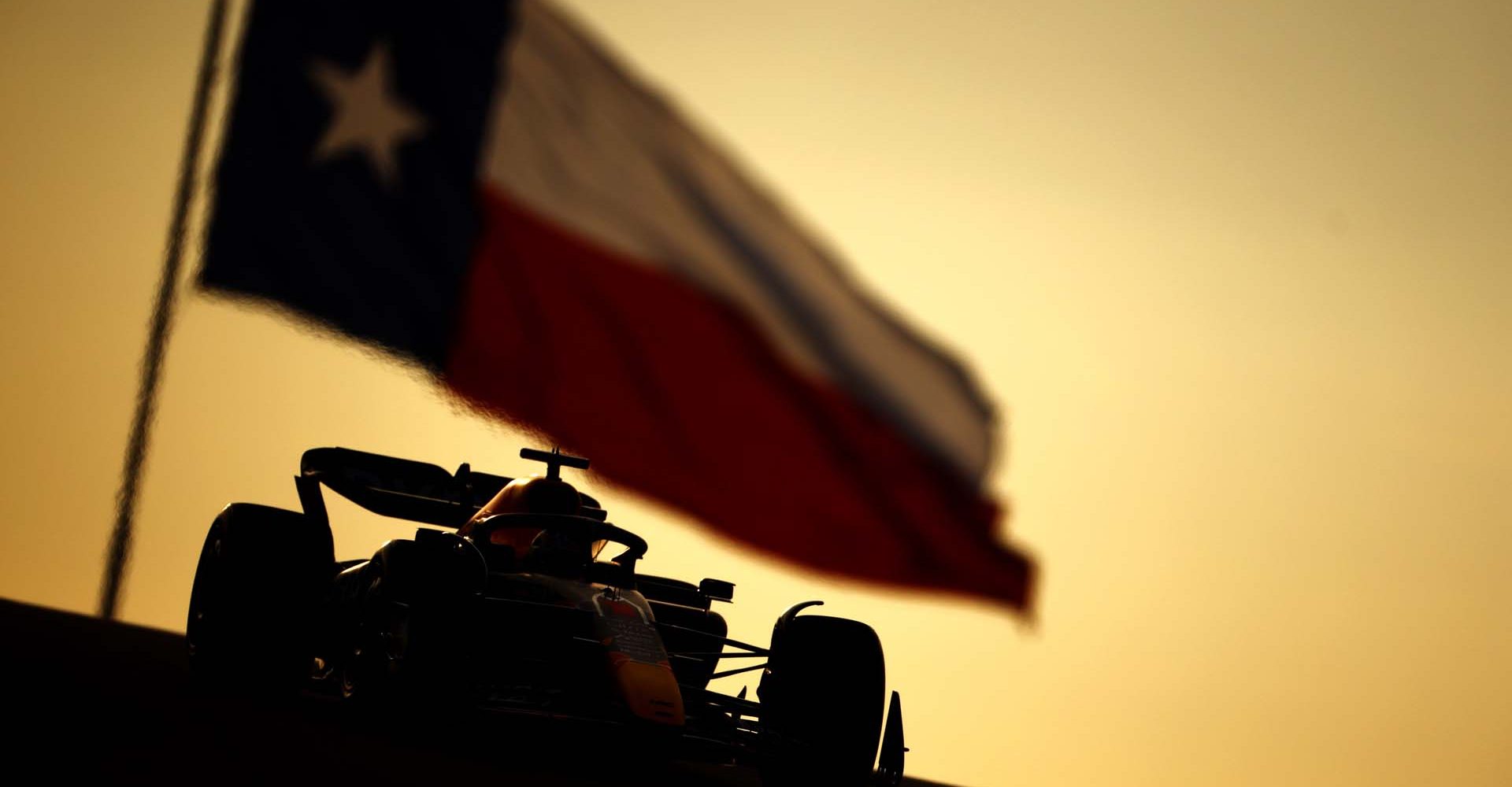 AUSTIN, TEXAS - OCTOBER 22: Max Verstappen of the Netherlands driving the (1) Oracle Red Bull Racing RB18 on track during qualifying ahead of the F1 Grand Prix of USA at Circuit of The Americas on October 22, 2022 in Austin, Texas. (Photo by Chris Graythen/Getty Images)