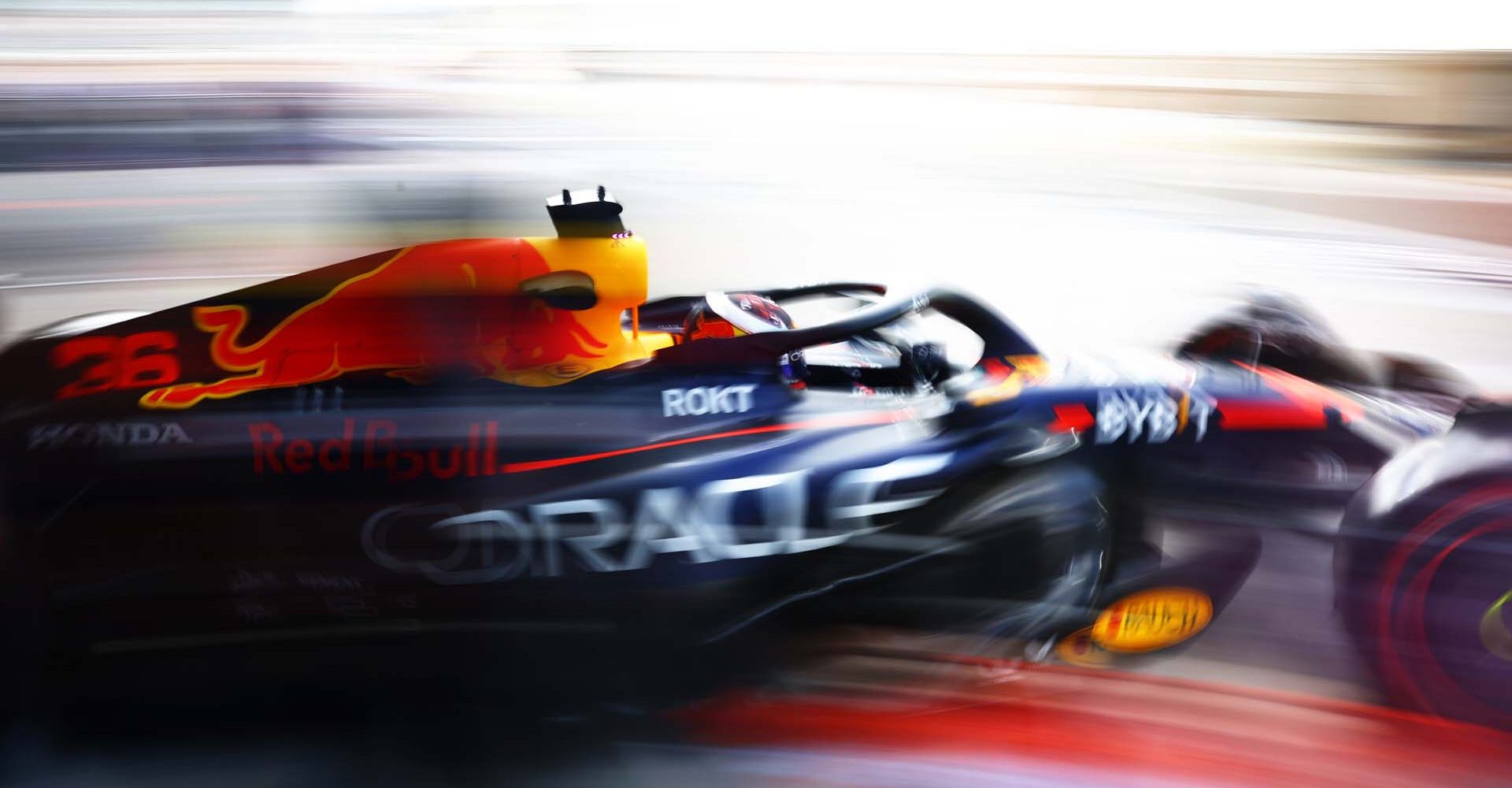 ABU DHABI, UNITED ARAB EMIRATES - NOVEMBER 24: Jake of Dennis of Great Britain driving the Oracle Red Bull Racing RB19 leaves the garage during practice ahead of the F1 Grand Prix of Abu Dhabi at Yas Marina Circuit on November 24, 2023 in Abu Dhabi, United Arab Emirates. (Photo by Mark Thompson/Getty Images) // Getty Images / Red Bull Content Pool // SI202311240787 // Usage for editorial use only //