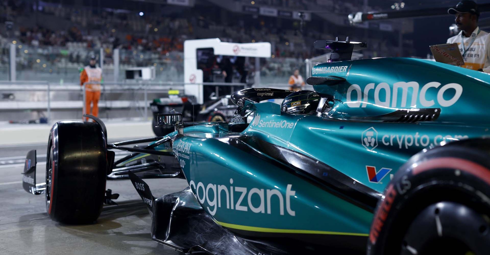 action, Yas Marina Circuit, GP2322a, F1, GP, UAE
Lance Stroll, Aston Martin AMR23, leaves the garage