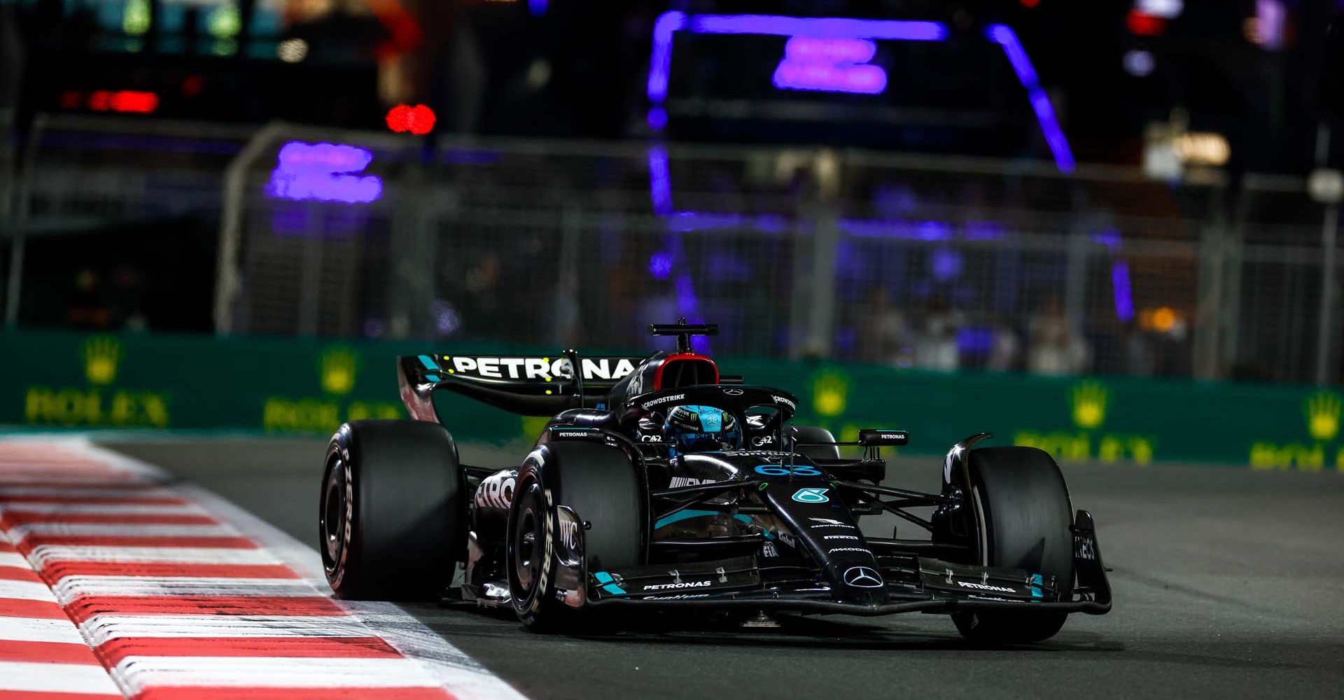 2023 Abu Dhabi Grand Prix, Sunday - Jiri Krenek Lewis Hamilton