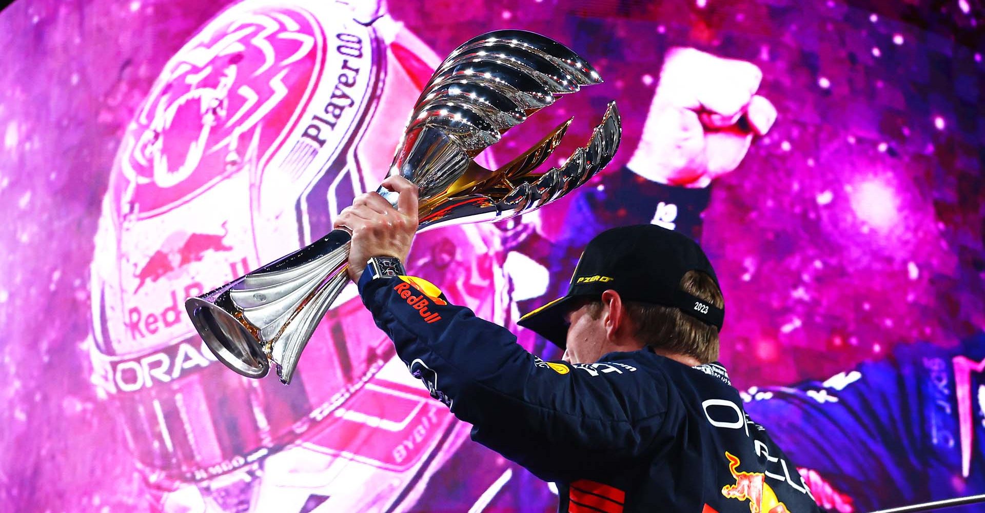 ABU DHABI, UNITED ARAB EMIRATES - NOVEMBER 26: Race winner Max Verstappen of the Netherlands and Oracle Red Bull Racing celebrates on the podium during the F1 Grand Prix of Abu Dhabi at Yas Marina Circuit on November 26, 2023 in Abu Dhabi, United Arab Emirates. (Photo by Mark Thompson/Getty Images) // Getty Images / Red Bull Content Pool // SI202311260267 // Usage for editorial use only //