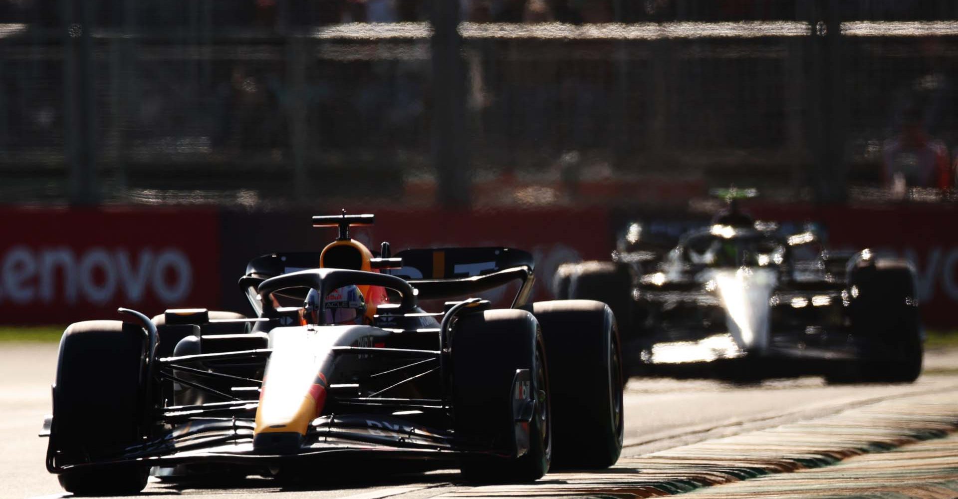 MELBOURNE, AUSTRALIA - APRIL 02: Max Verstappen of the Netherlands driving the (1) Oracle Red Bull Racing RB19 leads Lewis Hamilton of Great Britain driving the (44) Mercedes AMG Petronas F1 Team W14 during the F1 Grand Prix of Australia at Albert Park Grand Prix Circuit on April 02, 2023 in Melbourne, Australia. (Photo by Robert Cianflone/Getty Images)