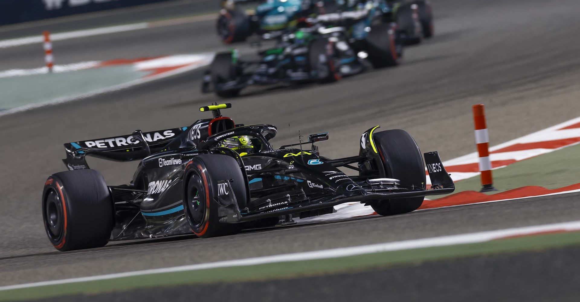 2023 Bahrain Grand Prix, Sunday - Jiri Krenek Lewis Hamilton