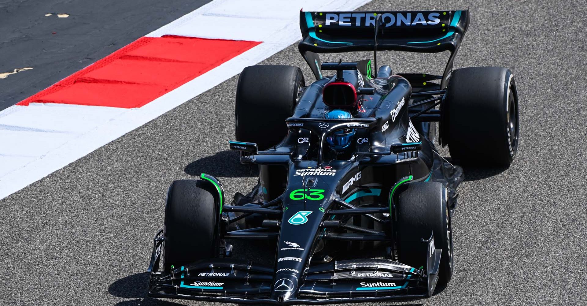 BAHRAIN INTERNATIONAL CIRCUIT, BAHRAIN - FEBRUARY 23: George Russell, Mercedes F1 W14 during the Bahrain February Testing at Bahrain International Circuit on Thursday February 23, 2023 in Sakhir, Bahrain. (Photo by Mark Sutton / LAT Images)