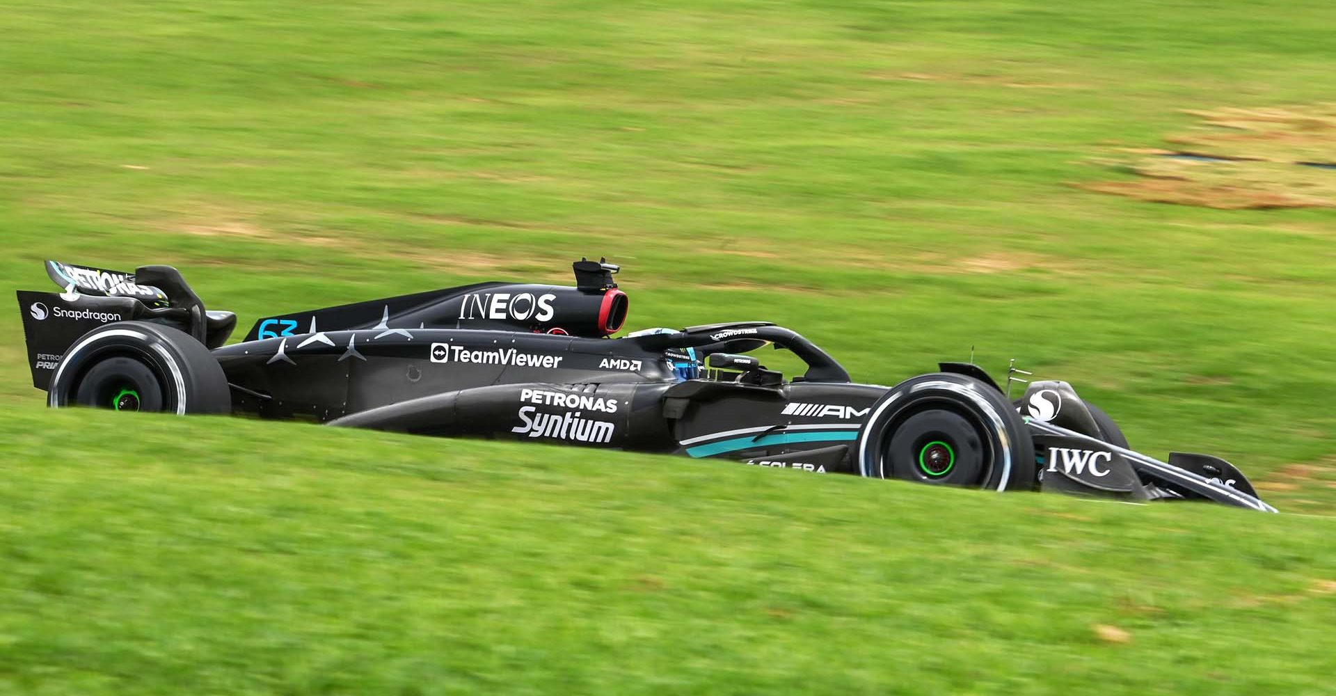 AUTóDROMO JOSé CARLOS PACE, BRAZIL - NOVEMBER 03: George Russell, Mercedes F1 W14 during the Brazilian GP at Autódromo José Carlos Pace on Friday November 03, 2023 in Sao Paulo, Brazil. (Photo by Mark Sutton / LAT Images)