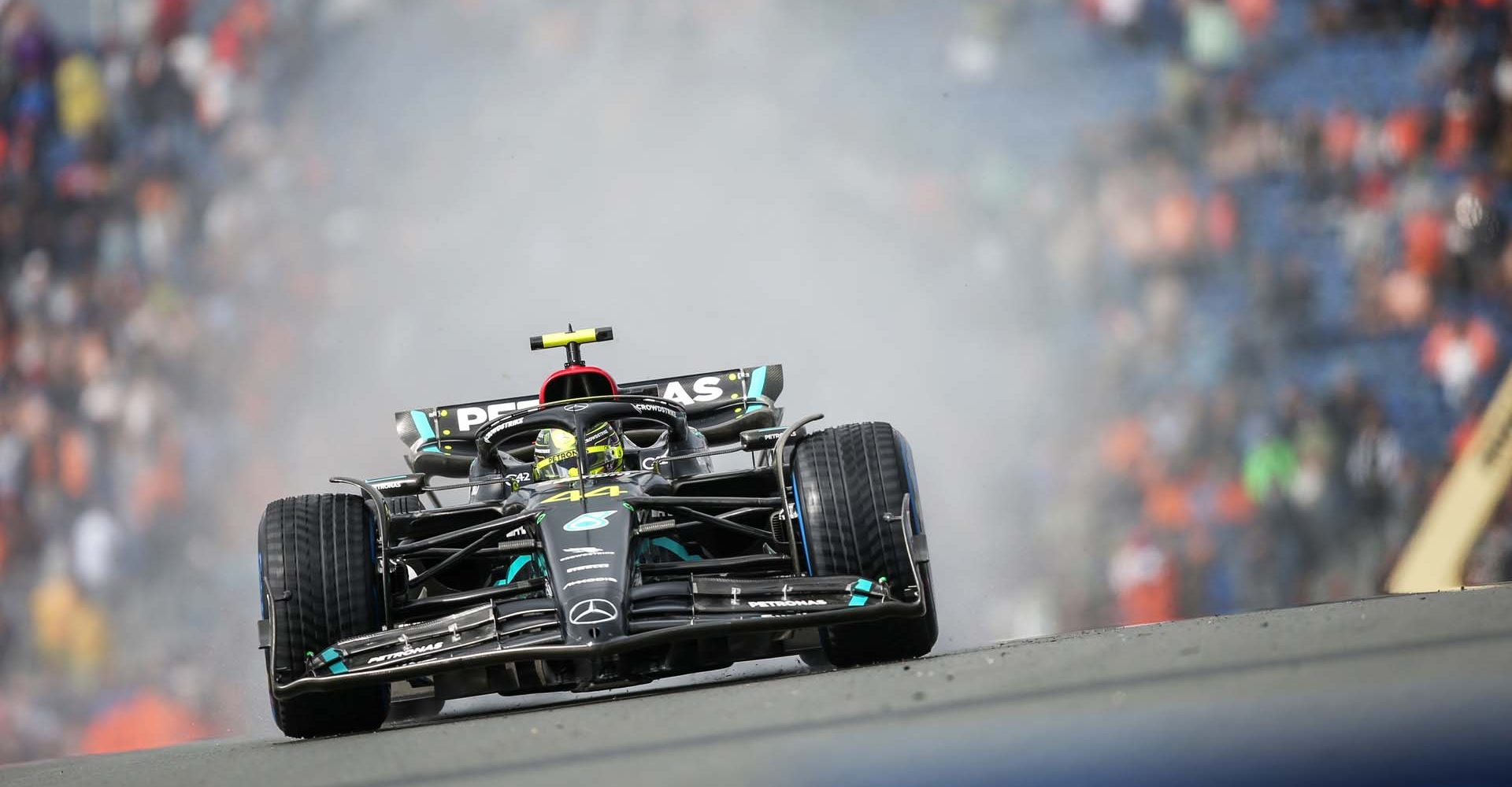 CIRCUIT ZANDVOORT, NETHERLANDS - AUGUST 26: Sir Lewis Hamilton, Mercedes F1 W14 during the Dutch GP at Circuit Zandvoort on Saturday August 26, 2023 in North Holland, Netherlands. (Photo by Dom Romney / LAT Images)