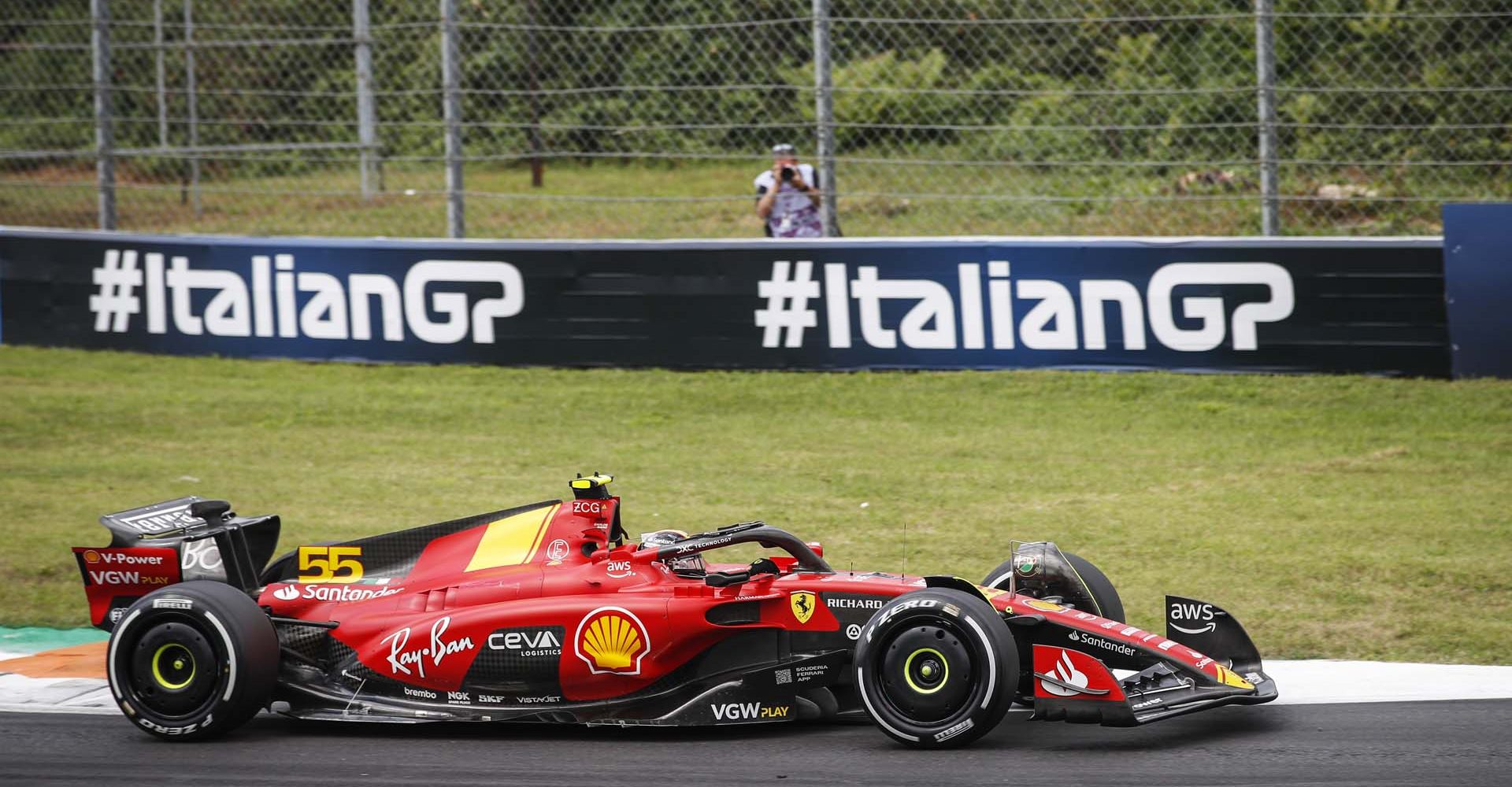 AUTODROMO NAZIONALE MONZA, ITALY - SEPTEMBER 01: Carlos Sainz, Ferrari SF-23 during the Italian GP at Autodromo Nazionale Monza on Friday September 01, 2023 in Monza, Italy. (Photo by Jake Grant / LAT Images)