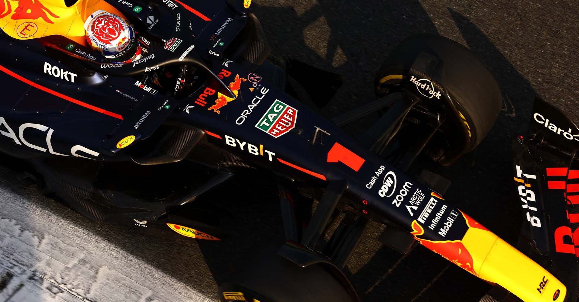 MONZA, ITALY - SEPTEMBER 01: Max Verstappen of the Netherlands driving the (1) Oracle Red Bull Racing RB19 on track during practice ahead of the F1 Grand Prix of Italy at Autodromo Nazionale Monza on September 01, 2023 in Monza, Italy. (Photo by Mark Thompson/Getty Images) // Getty Images / Red Bull Content Pool // SI202309010690 // Usage for editorial use only //