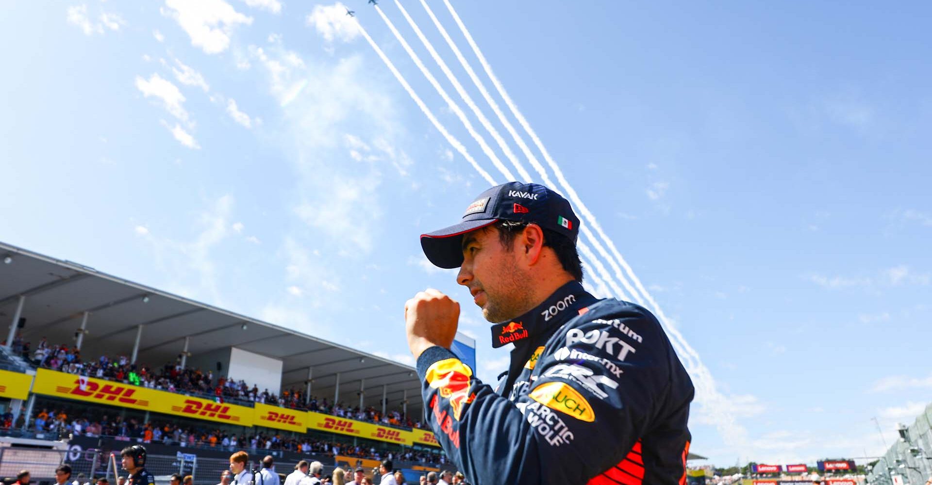 SUZUKA, JAPAN - SEPTEMBER 24: Sergio Perez of Mexico and Oracle Red Bull Racing prepares to drive on the grid prior to the F1 Grand Prix of Japan at Suzuka International Racing Course on September 24, 2023 in Suzuka, Japan. (Photo by Mark Thompson/Getty Images) // Getty Images / Red Bull Content Pool // SI202309240056 // Usage for editorial use only //