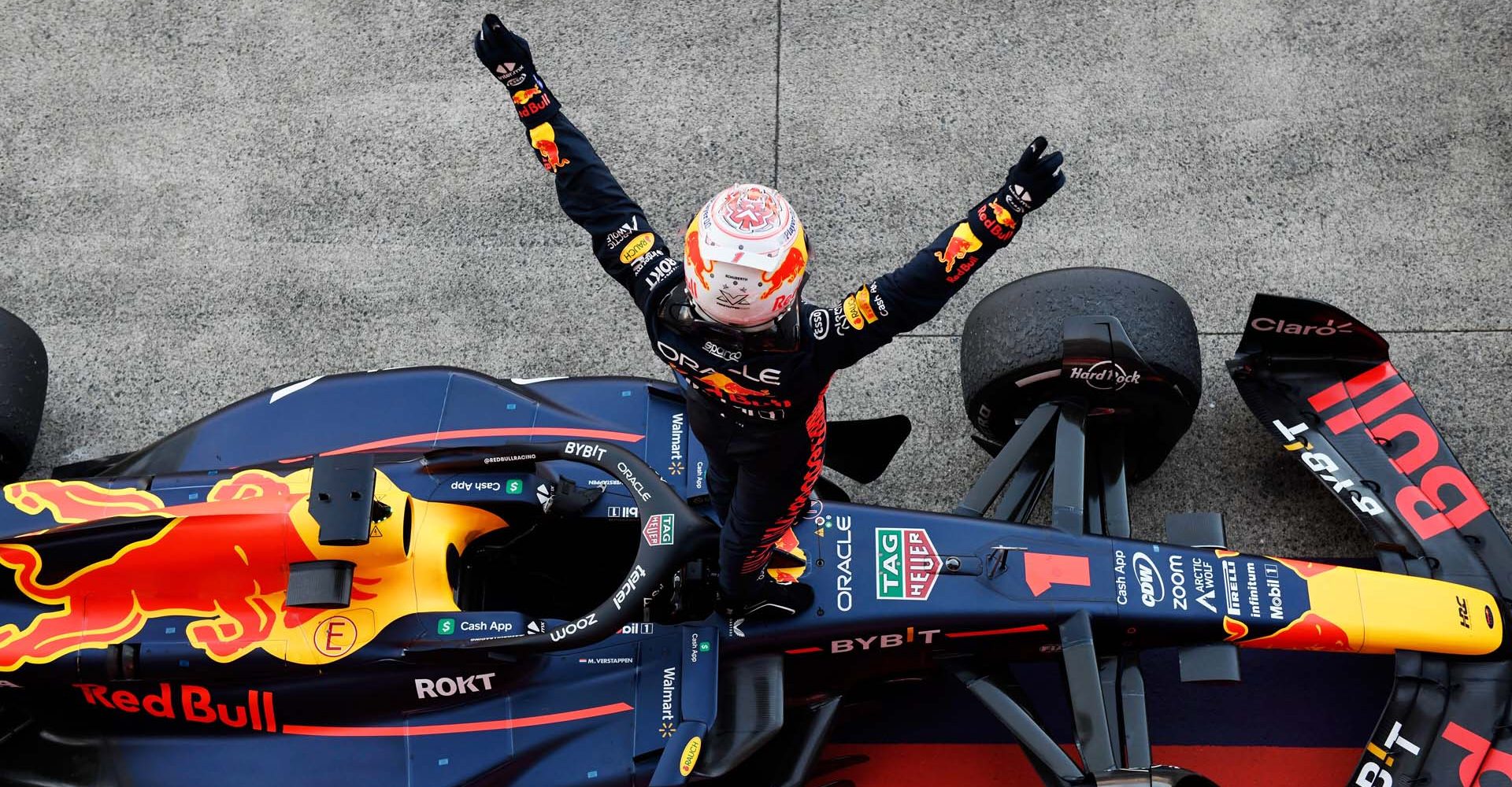 SUZUKA, JAPAN - SEPTEMBER 24: Race winner Max Verstappen of the Netherlands and Oracle Red Bull Racing celebrates in parc ferme during the F1 Grand Prix of Japan at Suzuka International Racing Course on September 24, 2023 in Suzuka, Japan. (Photo by Rudy Carezzevoli/Getty Images) // Getty Images / Red Bull Content Pool // SI202309240243 // Usage for editorial use only //