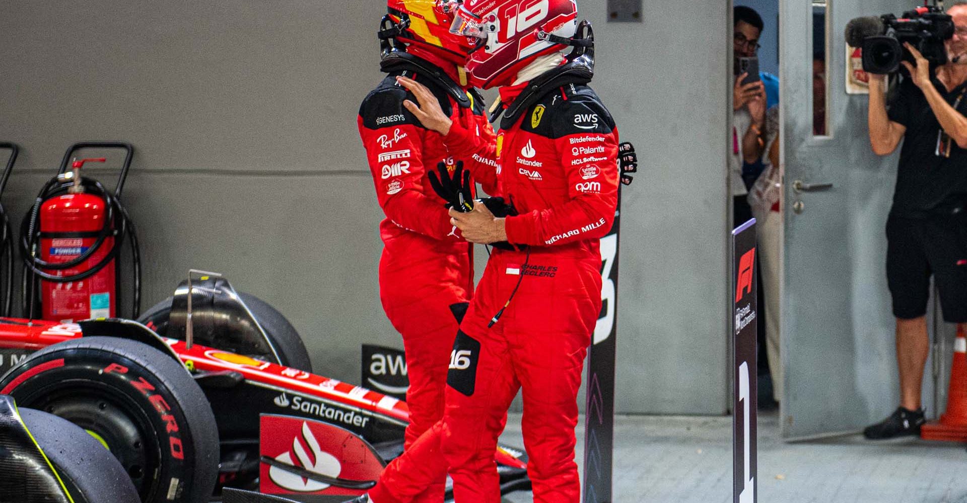 3 - GP SINGAPORE  F1/2023 - SABATO 16/09/2023  - credit: @Scuderia Ferrari Press Office Charles Leclerc and Carlos Sainz