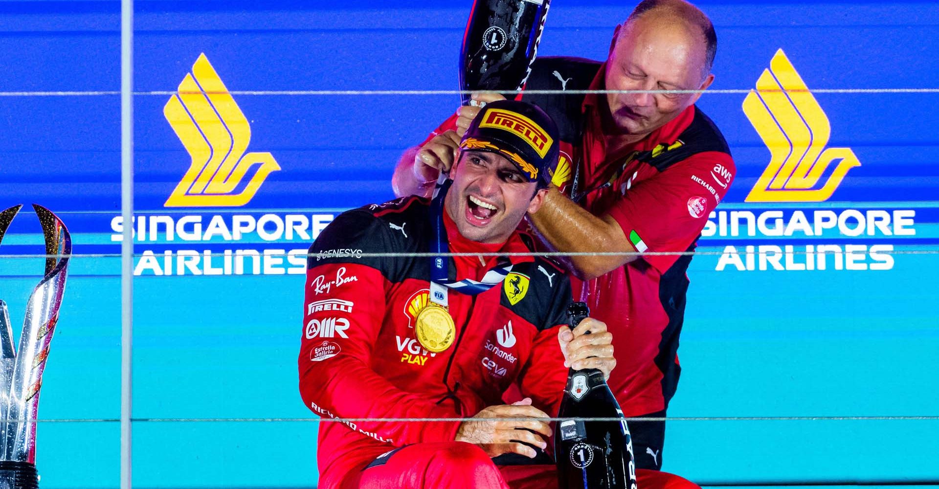 4 - GP SINGAPORE F1/2023  - DOMENICA 17/09/2023 - credit: @Scuderia Ferrari Press Office Carlos Sainz Fred Vasseur