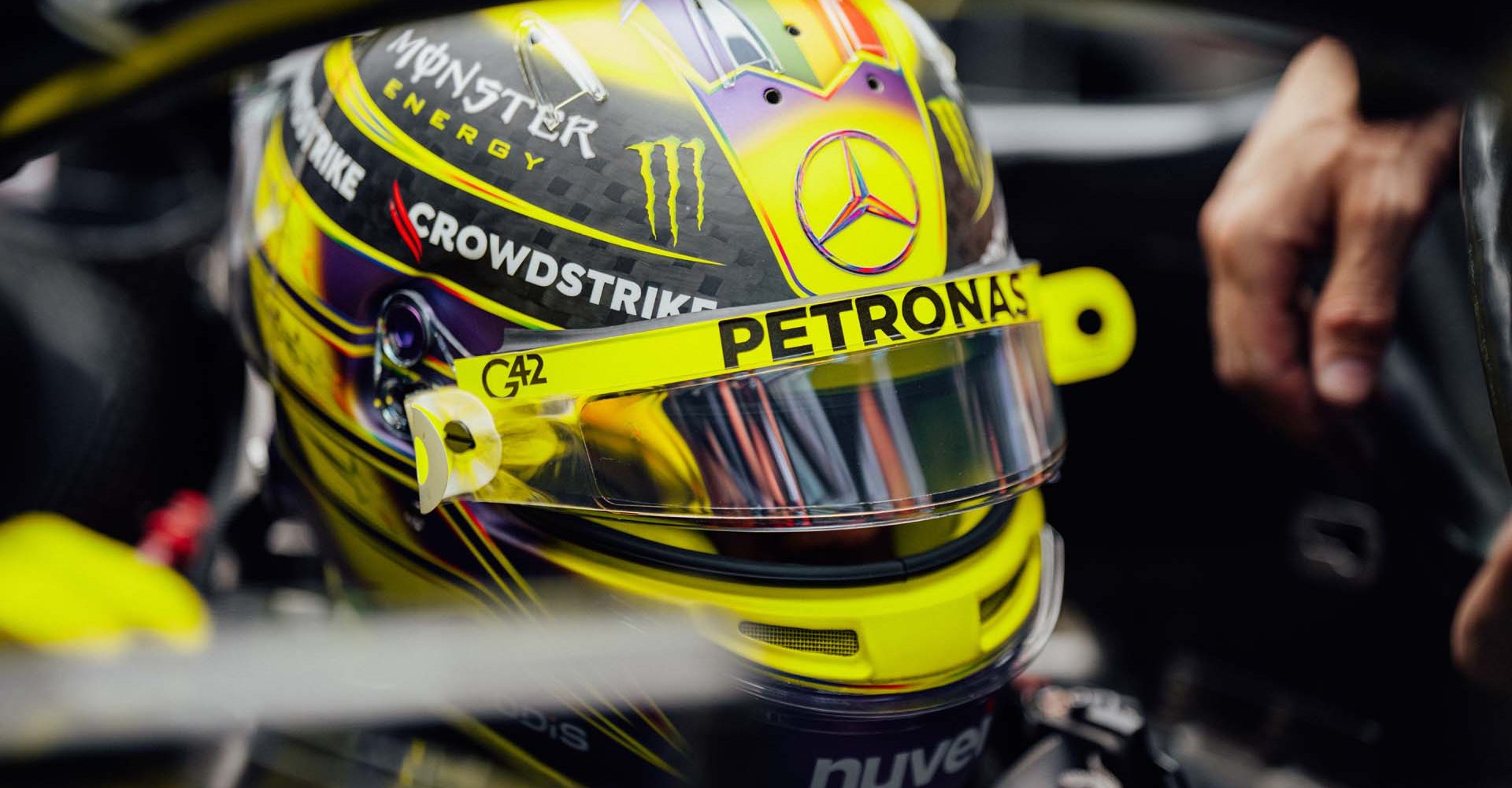 2023 Spanish Grand Prix, Saturday - Stephen Reuss Lewis Hamilton