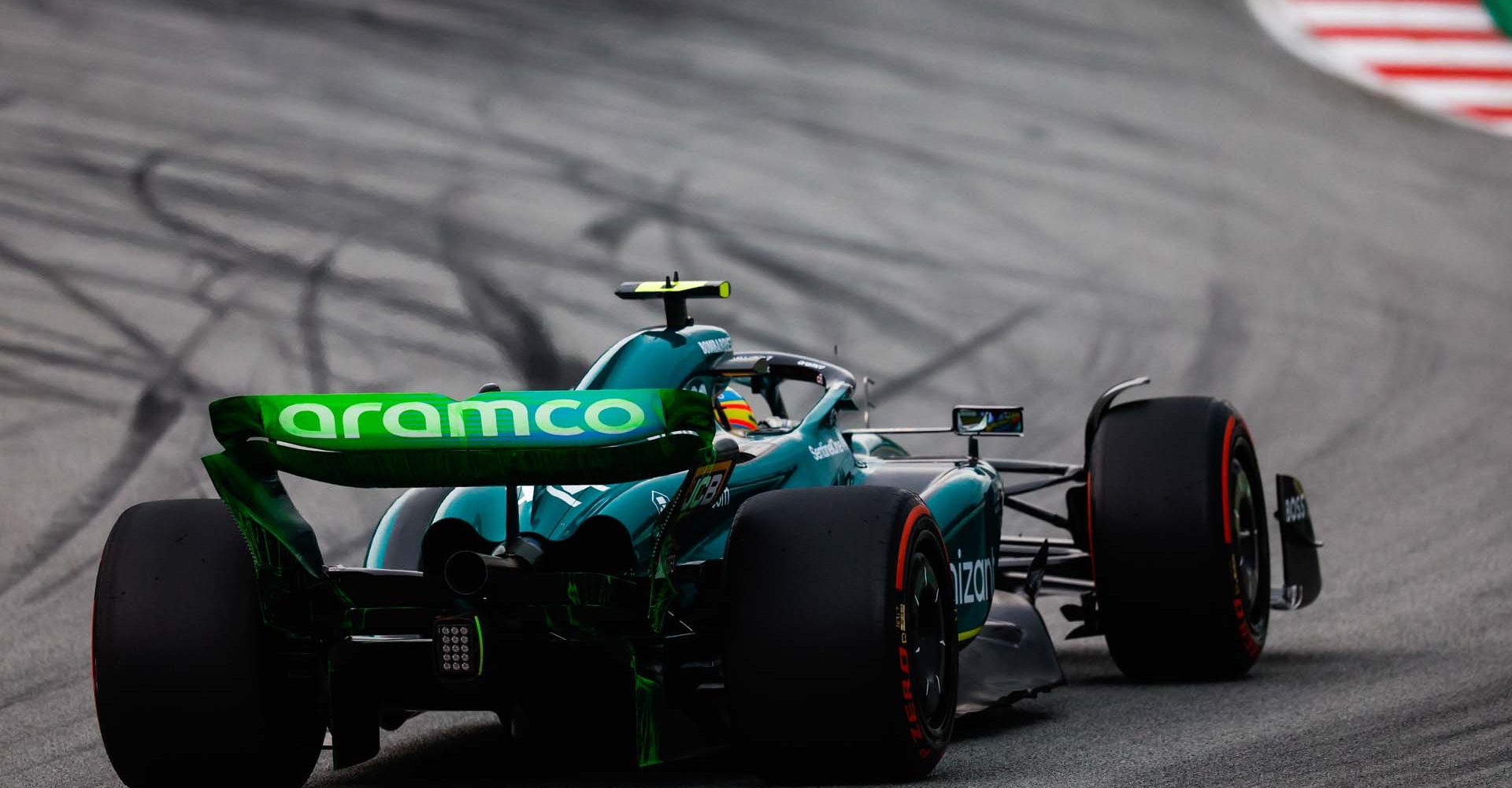 CIRCUIT DE BARCELONA-CATALUNYA, SPAIN - JUNE 03: Fernando Alonso, Aston Martin AMR23 during the Spanish GP  at Circuit de Barcelona-Catalunya on Saturday June 03, 2023 in Barcelona, Spain. (Photo by Zak Mauger / LAT Images)