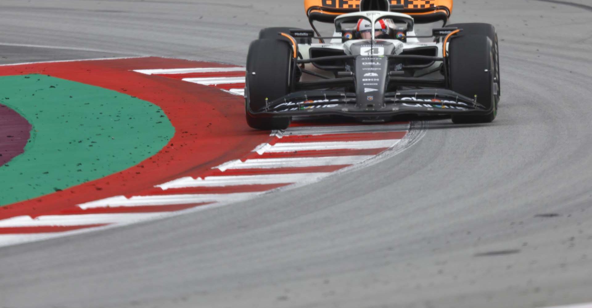 CIRCUIT DE BARCELONA-CATALUNYA, SPAIN - JUNE 04: Lando Norris, McLaren MCL60 during the Spanish GP  at Circuit de Barcelona-Catalunya on Sunday June 04, 2023 in Barcelona, Spain. (Photo by Zak Mauger / LAT Images)