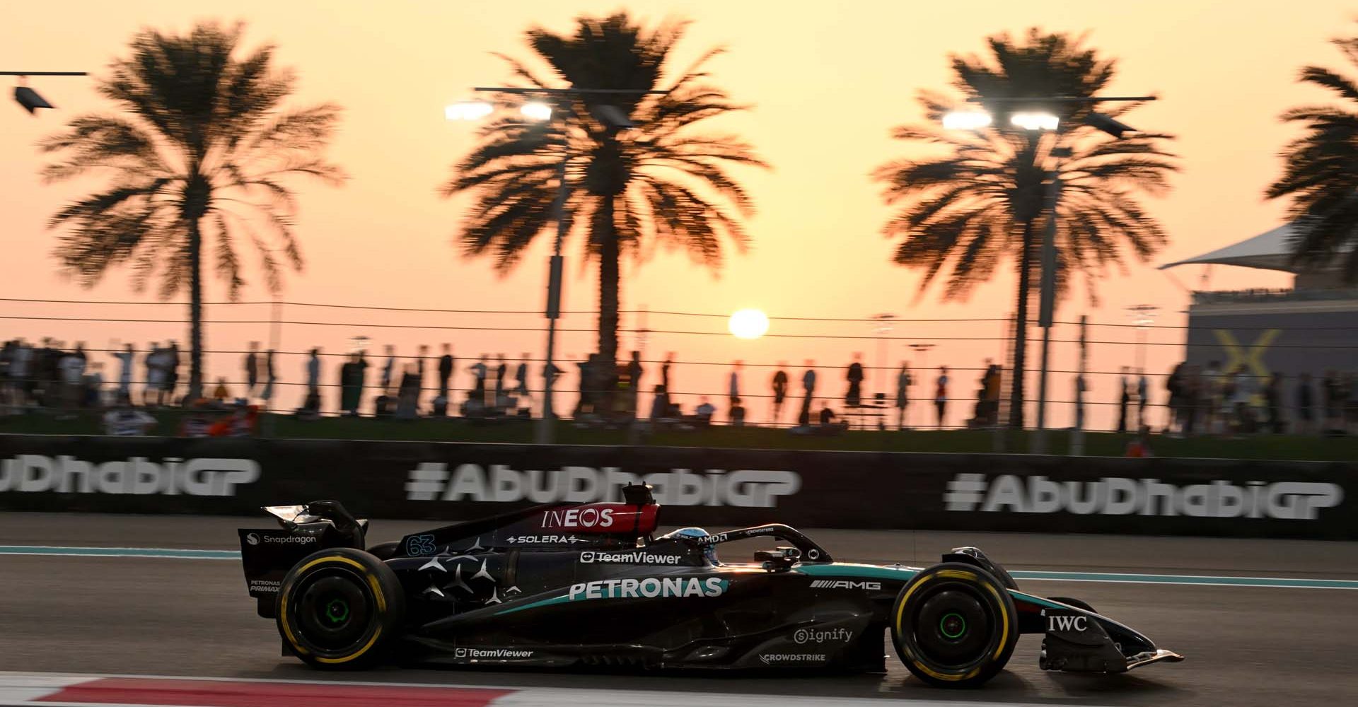 YAS MARINA CIRCUIT, UNITED ARAB EMIRATES - DECEMBER 06: George Russell, Mercedes F1 W15 during the Abu Dhabi GP at Yas Marina Circuit on Friday December 06, 2024 in Abu Dhabi, United Arab Emirates. (Photo by Mark Sutton / LAT Images)