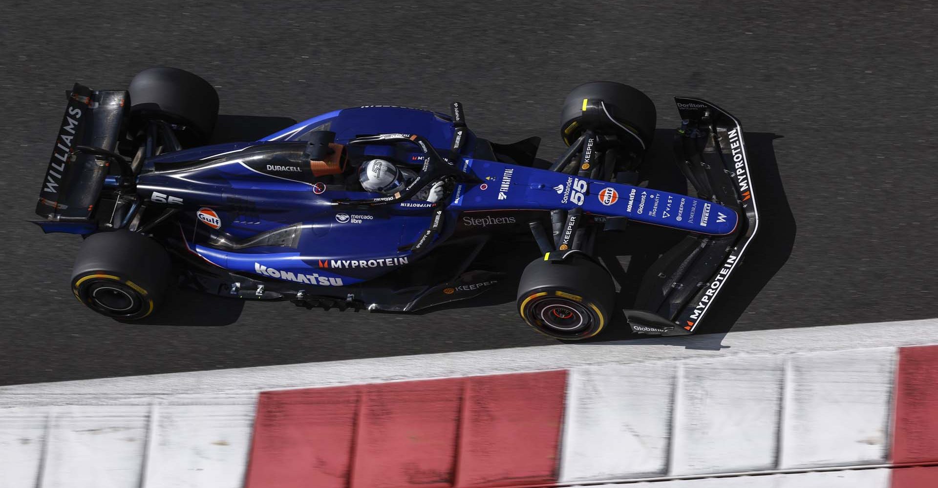 YAS MARINA CIRCUIT, UNITED ARAB EMIRATES - DECEMBER 10: Carlos Sainz, Williams FW46 during the Abu Dhabi Post-Season Testing at Yas Marina Circuit on Tuesday December 10, 2024 in Abu Dhabi, United Arab Emirates. (Photo by Zak Mauger / LAT Images)