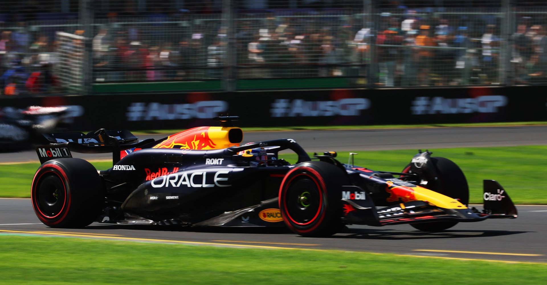 MELBOURNE GRAND PRIX CIRCUIT, AUSTRALIA - MARCH 22: Max Verstappen, Red Bull Racing RB20 during the Australian GP at Melbourne Grand Prix Circuit on Friday March 22, 2024 in Melbourne, Australia. (Photo by Mark Horsburgh / LAT Images)