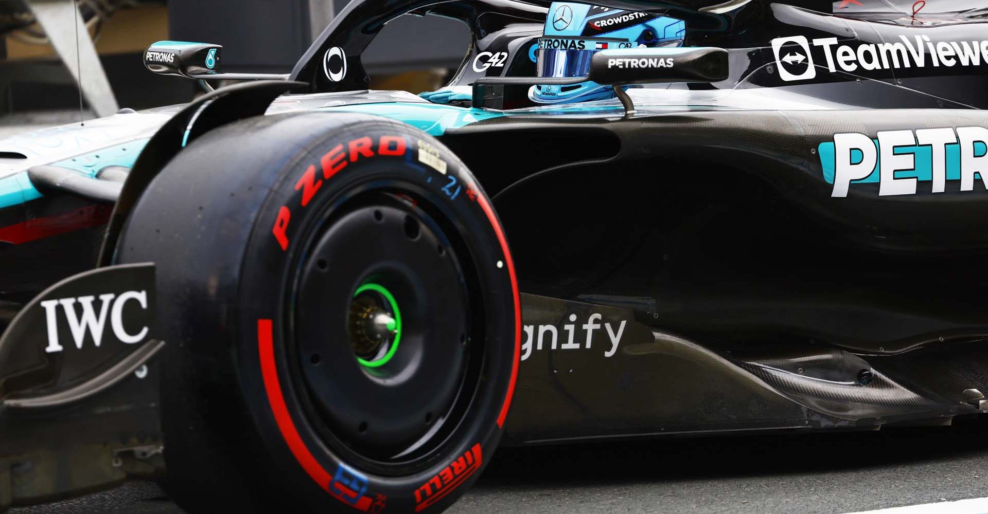 BAKU CITY CIRCUIT, AZERBAIJAN - SEPTEMBER 14: George Russell, Mercedes F1 W15, in the pit lane during the Azerbaijan GP at Baku City Circuit on Saturday September 14, 2024 in Baku, Azerbaijan. (Photo by Sam Bloxham / LAT Images)