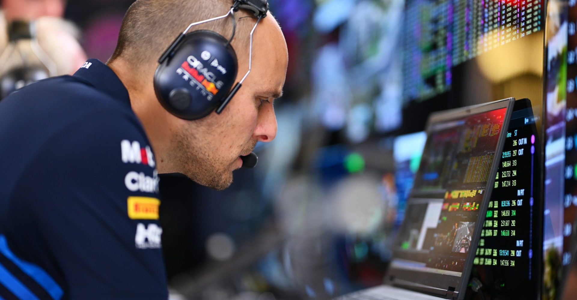 BAKU, AZERBAIJAN - SEPTEMBER 13: Oracle Red Bull Racing race engineer Gianpiero Lambiase looks on in the garage during practice ahead of the F1 Grand Prix of Azerbaijan at Baku City Circuit on September 13, 2024 in Baku, Azerbaijan. (Photo by Dan Mullan/Getty Images) // Getty Images / Red Bull Content Pool // SI202409130484 // Usage for editorial use only //